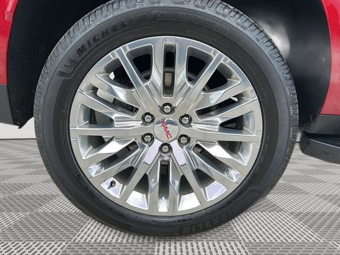 Used 2023 GMC Yukon XL SLT image 30