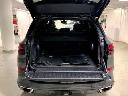 Used 2026 BMW X5 xDrive40i w/ M Sport Package AWD/4WD image 9