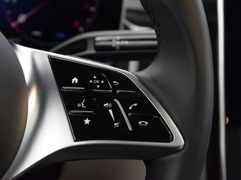 Used 2026 Mercedes-Benz GLC 300 4MATIC image 25