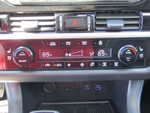Used 2025 Nissan Pathfinder Platinum w/ Cargo Package AWD/4WD image 29