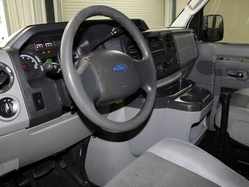 Used 2009 Ford E-150 and Econoline 150 RWD image 15