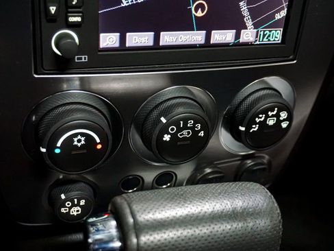 Used 2009 HUMMER H3 Alpha image 21