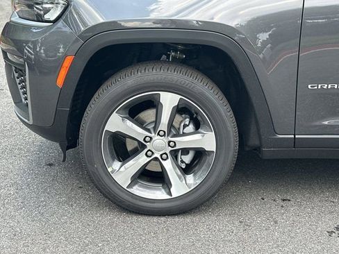 New 2026 Jeep Grand Cherokee Limited RWD image 11