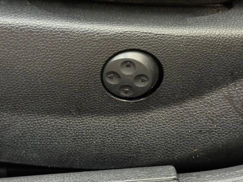 Used 2011 Mercedes-Benz C 350 Sport image 22