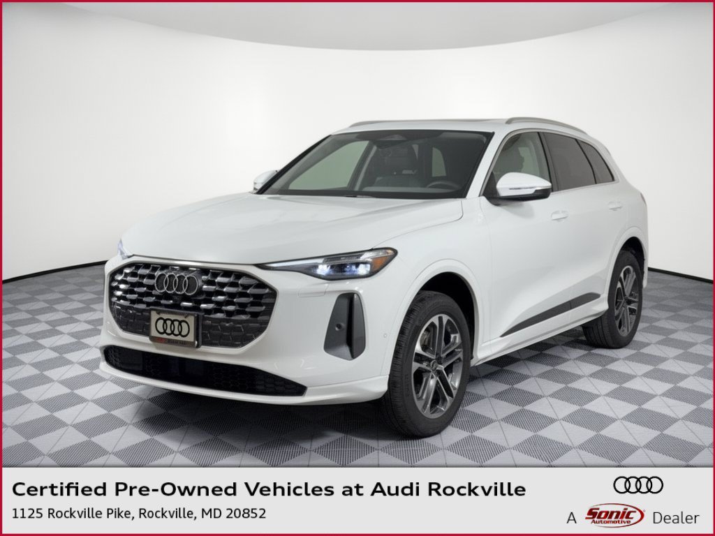 Used 2025 Audi Q5 Premium Plus w/ Premium Plus AWD/4WD image 1