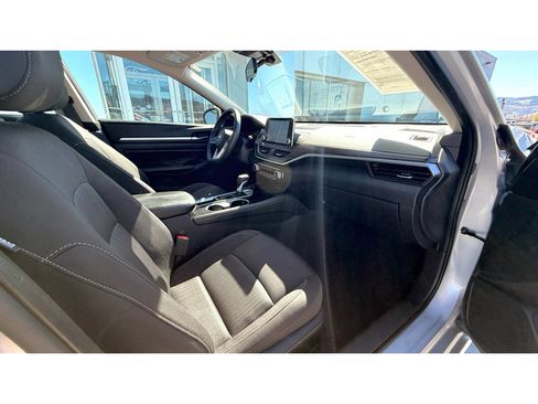 Used 2023 Nissan Altima 2.5 SV image 7