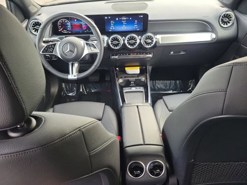 Certified 2025 Mercedes-Benz GLB 250 image 13