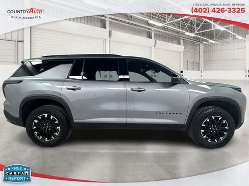 Used 2025 Chevrolet Traverse Z71 image 6