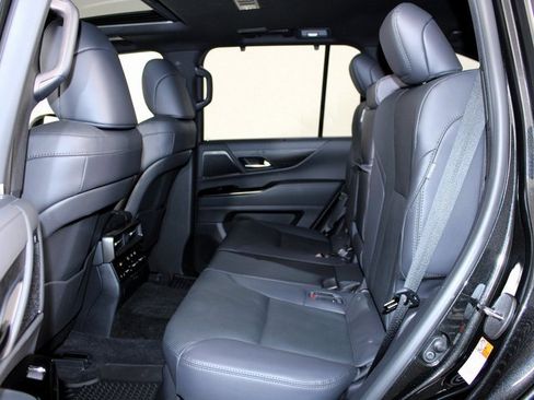 Used 2025 Lexus LX 700h Overtrail image 25