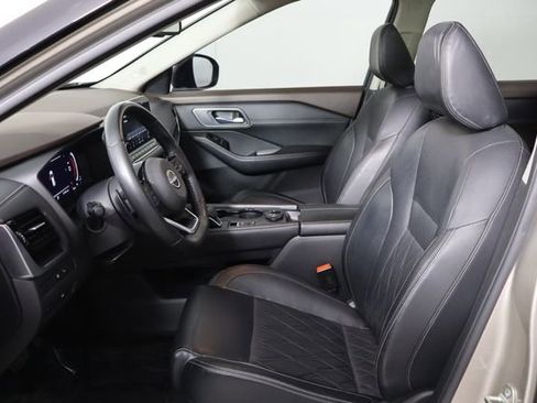 Used 2022 Nissan Rogue Platinum w/ Head-Up Display Package AWD/4WD image 13