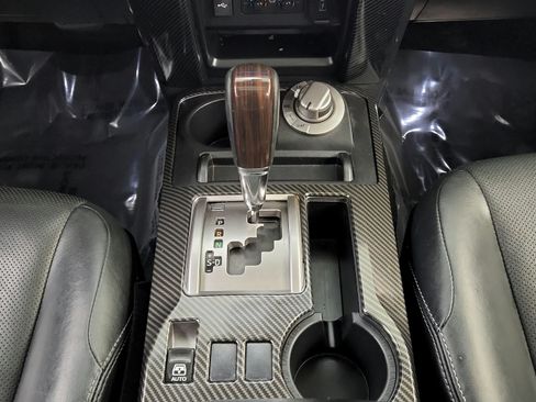 Used 2021 Toyota 4Runner Limited AWD/4WD image 25