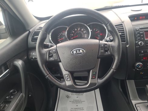 Used 2011 Kia Sorento EX w/ Premium Pkg image 17