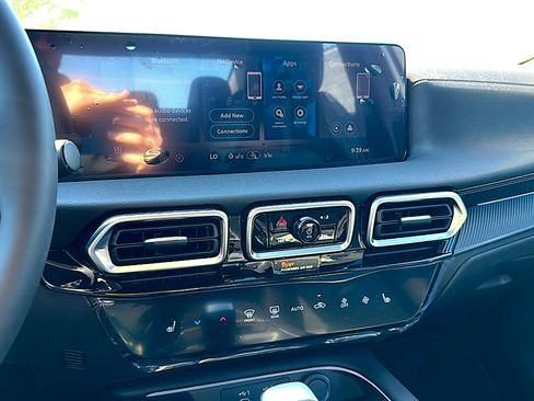 New 2026 Nissan Sentra SV w/ SV Convenience Package FWD image 21