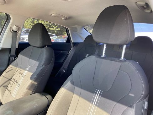 Used 2023 Hyundai Elantra SEL w/ Convenience Package FWD image 15