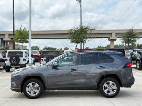Used 2025 Toyota RAV4 XLE FWD image 7