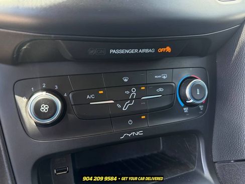 Used 2016 Ford Focus SE FWD image 18