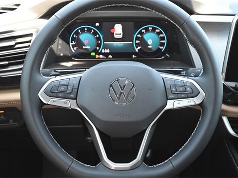 New 2025 Volkswagen Atlas Cross Sport SE image 10