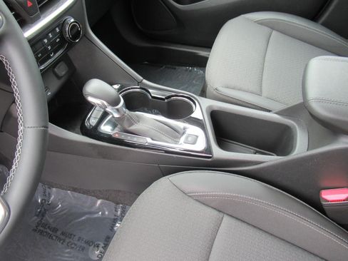Used 2024 Buick Encore GX Preferred FWD image 18