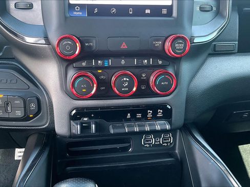Used 2022 RAM 1500 Laramie w/ G/T Package AWD/4WD image 32
