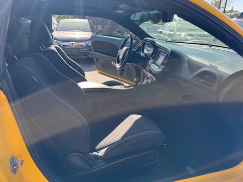 Used 2017 Dodge Challenger R/T RWD image 11