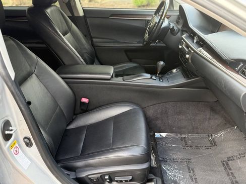 Used 2013 Lexus ES 350 w/ Luxury Pkg FWD image 14
