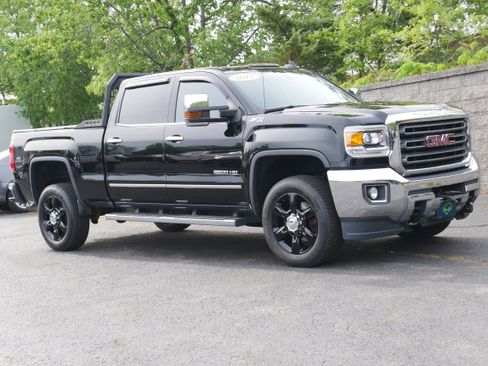 Certified 2017 GMC Sierra 2500 SLT w/ Suspension Package, Off-Road AWD/4WD image 11
