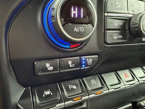 Used 2021 Chevrolet Silverado 1500 LTZ image 27