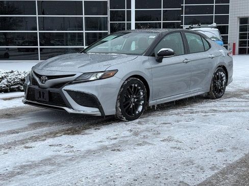 Used 2023 Toyota Camry XSE image 7