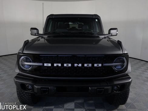 Used 2023 Ford Bronco Wildtrak image 2