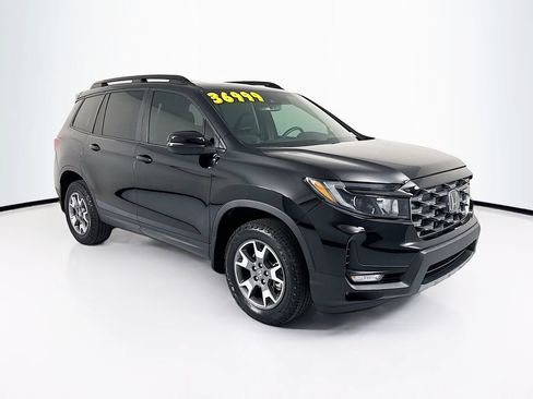 Certified 2023 Honda Passport TrailSport image 3