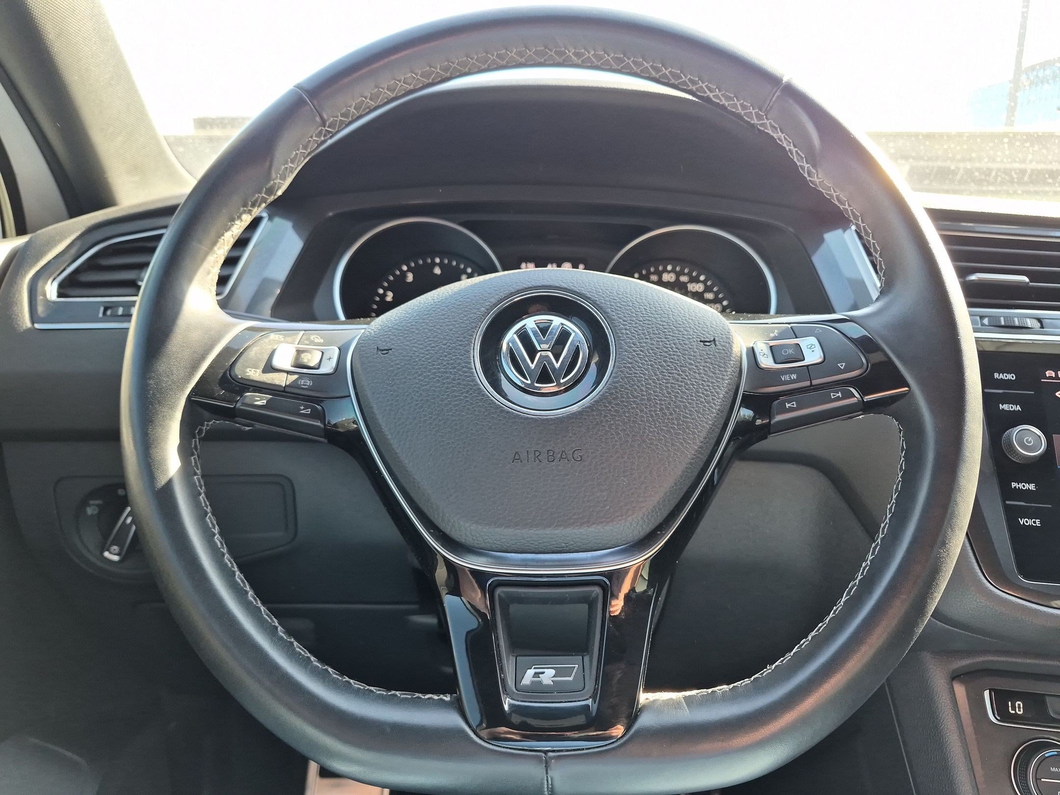 Used 2021 Volkswagen Tiguan SE R-Line AWD/4WD image 16