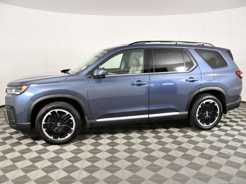 Certified 2026 Honda Pilot image 9