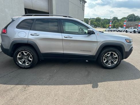Used 2019 Jeep Cherokee Trailhawk AWD/4WD image 7