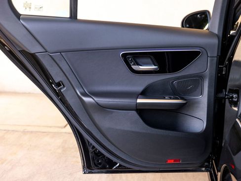 Used 2025 Mercedes-Benz C 300 Sedan image 30