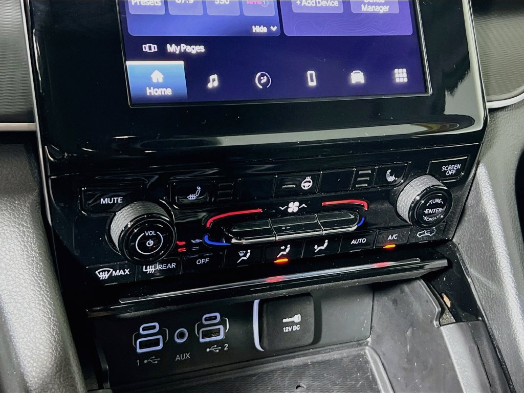 Used 2023 Jeep Grand Cherokee Laredo w/ Luxury Tech Group I AWD/4WD image 23