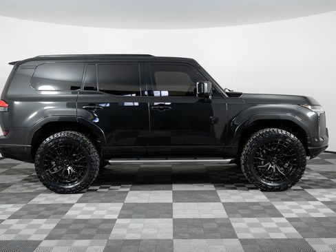 Used 2025 Lexus GX 550 image 9