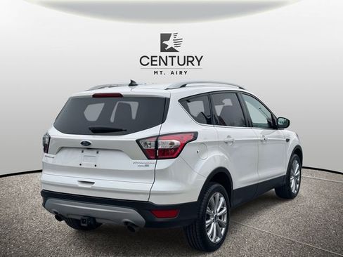 Used 2018 Ford Escape Titanium image 2