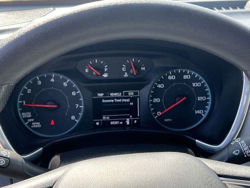 Used 2020 Chevrolet Equinox LS w/ LS Convenience Package image 12