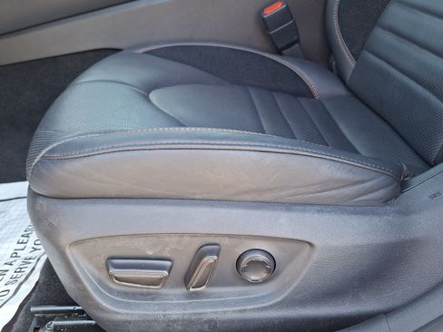 Used 2019 Toyota Avalon Touring FWD image 17