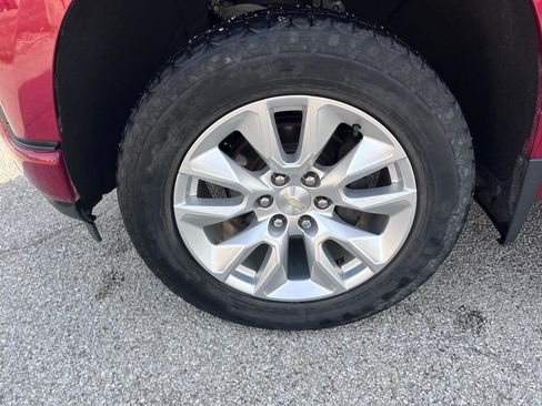 Used 2019 Chevrolet Silverado 1500 Custom w/ Custom Value Package AWD/4WD image 9