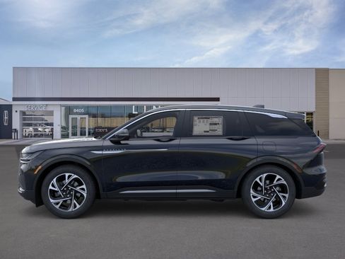 New 2026 Lincoln Nautilus Premier AWD/4WD image 3