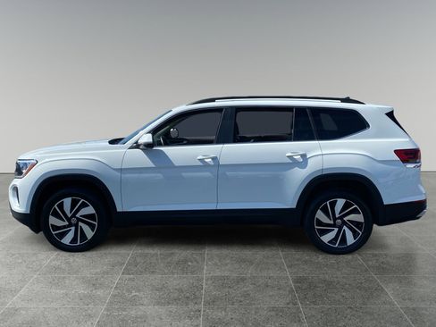 Used 2024 Volkswagen Atlas SE FWD image 2