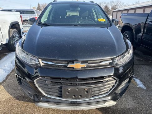 Certified 2019 Chevrolet Trax LT w/ LT Convenience Package image 2
