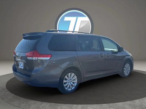 Used 2011 Toyota Sienna Limited w/ Premium Pkg AWD/4WD image 35