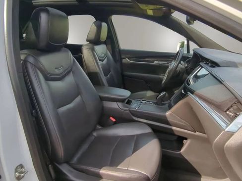 Used 2020 Cadillac XT5 Premium Luxury w/ LPO, Floor Liner Package FWD image 24