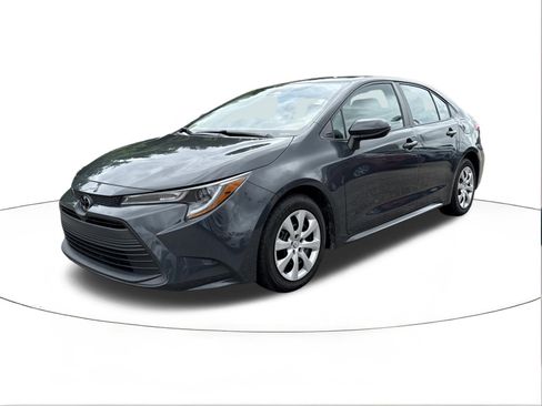 Used 2024 Toyota Corolla LE FWD image 7