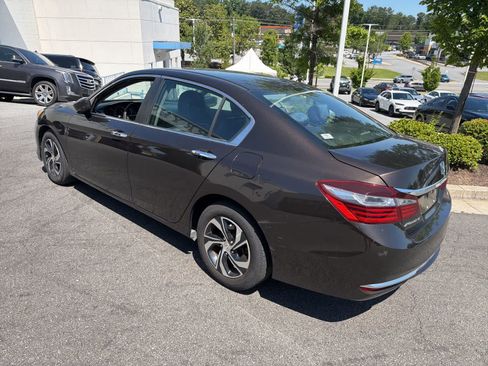 Used 2017 Honda Accord LX image 8