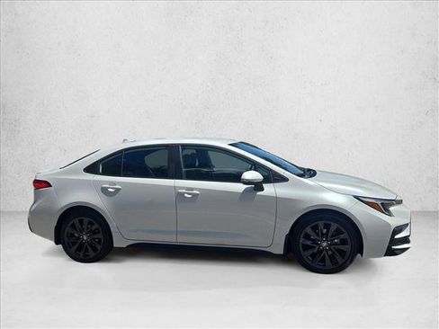 Used 2026 Toyota Corolla SE FWD image 4