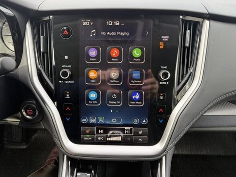 Used 2025 Subaru Outback Premium image 31