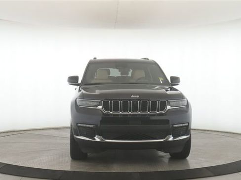 Used 2023 Jeep Grand Cherokee L Limited w/ Luxury Tech Group II image 12